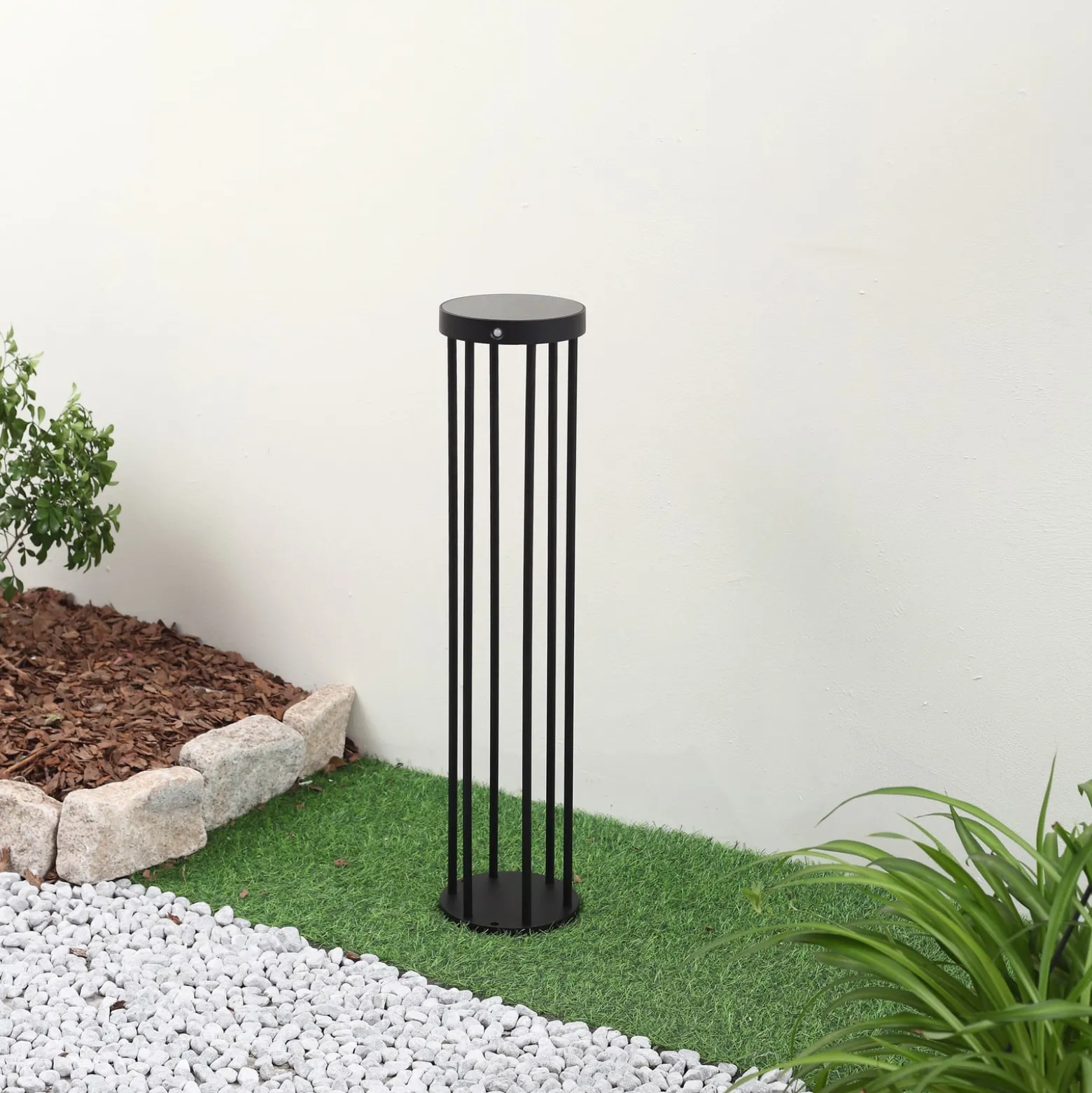 Lucande LED-Solar-Wegelampe Evelis, schwarz, Alu, Sensor