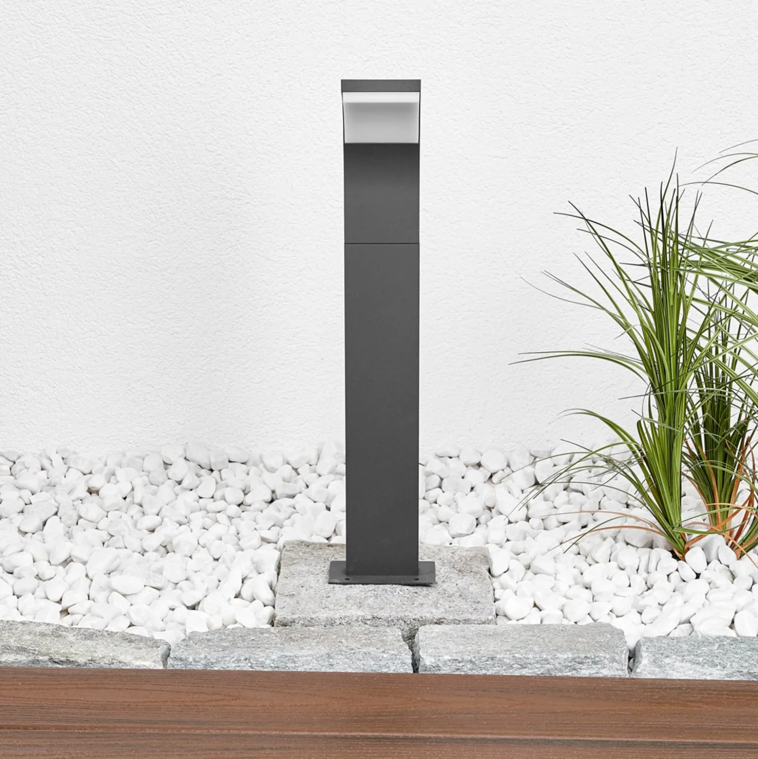 Lucande LED-Wegelampe Timm, 60 cm, anthrazit, Metall, IP54