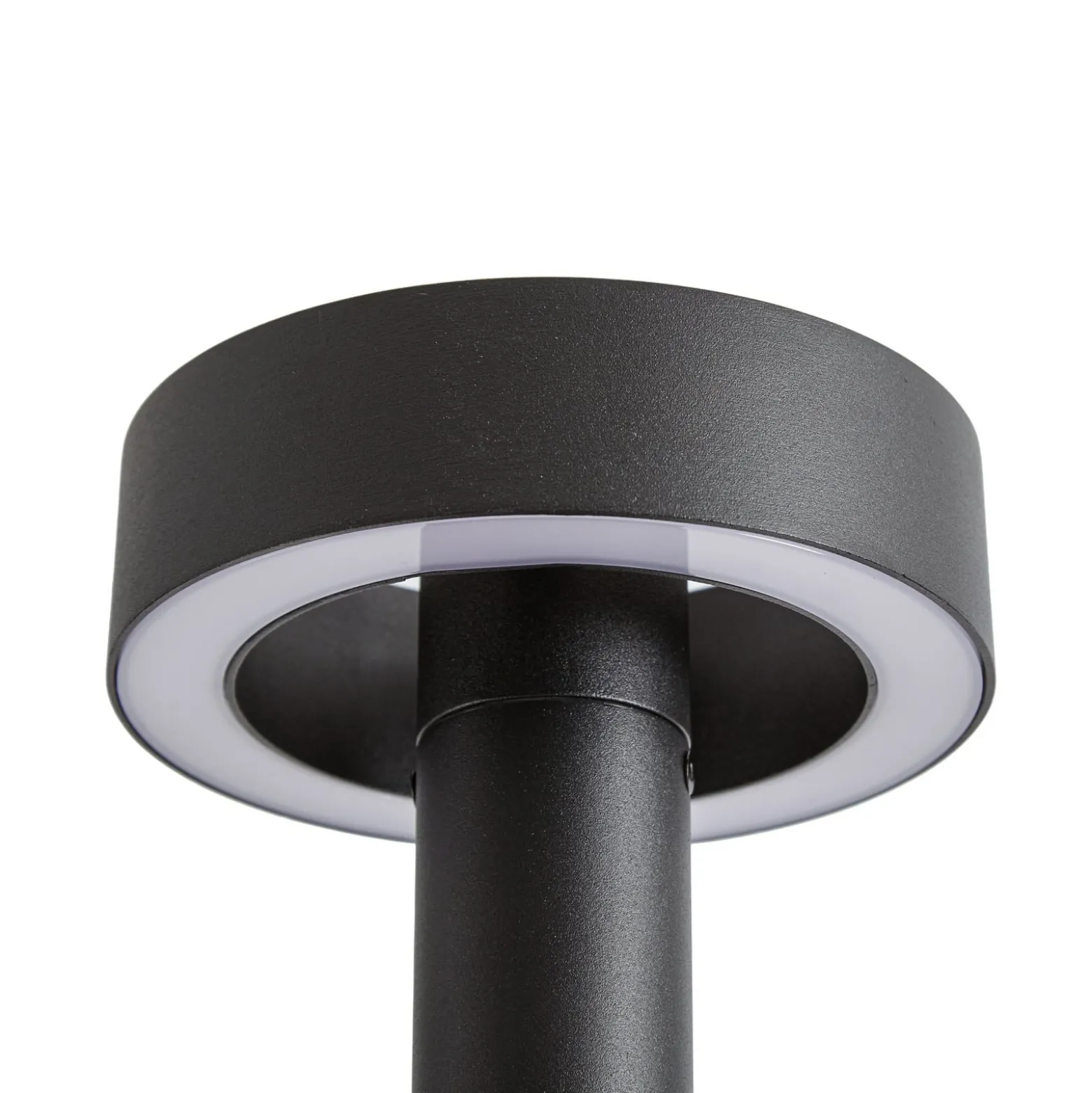Lucande LED-Wegeleuchte Nirella, 60 cm, schwarz, CCT, Sensor