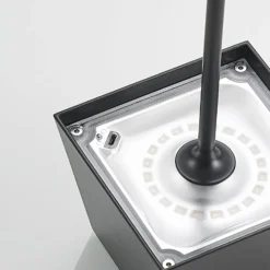 Lucande Patini LED-Tischlampe für außen, schwarz