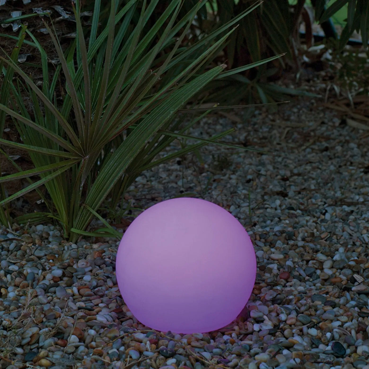Newgarden Buly LED-Solarleuchte Kugel IP65, Ø 20cm