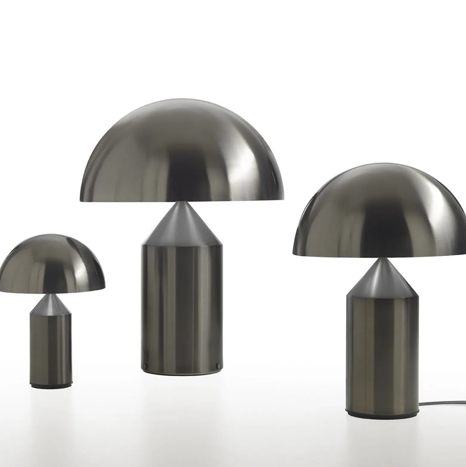 Oluce Tischleuchte Atollo, nickel satin, Alu, Ø 25 cm