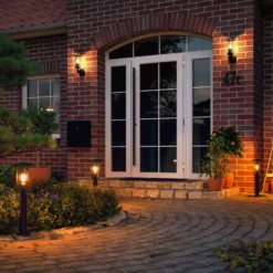 Paulmann Classic LED-Wegelampe mit goldenem Licht