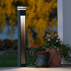 Schlanke LED-Wegeleuchte Massa