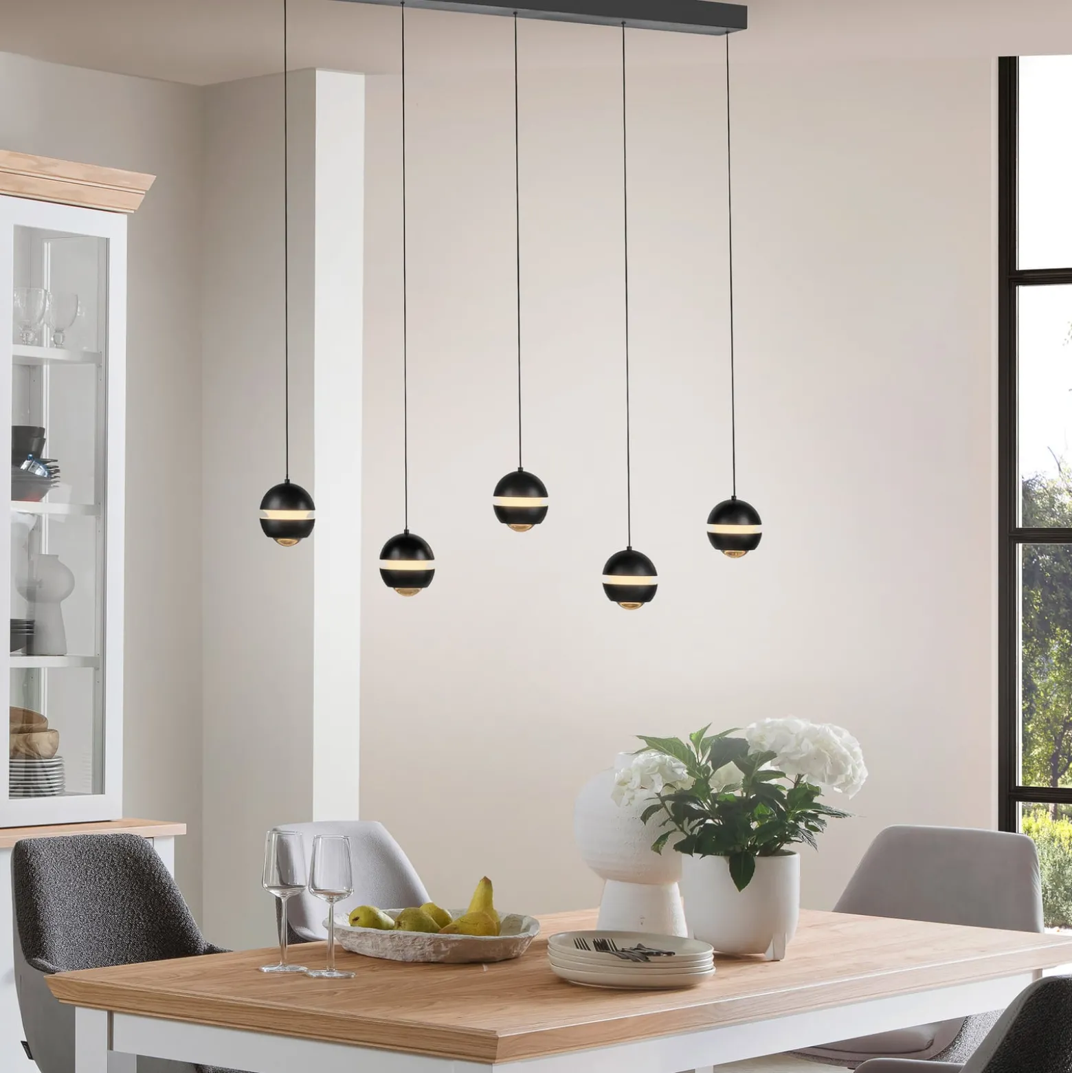 SCHÖNER WOHNEN LED-Hängelampe Lini schwarz 5-fl. lang 3.000K