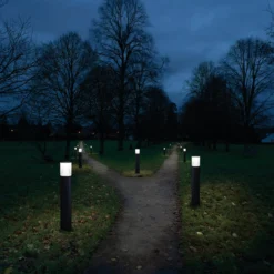 Thorn D-CO LED-Wegeleuchte, 3.000 K, grau, 70 cm