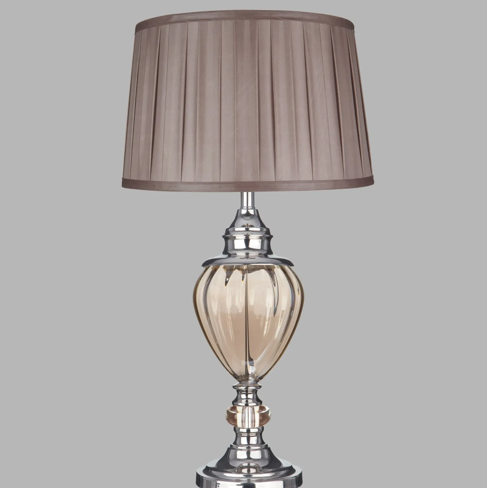 Tischlampe Greyson mit Textilschirm in Braun